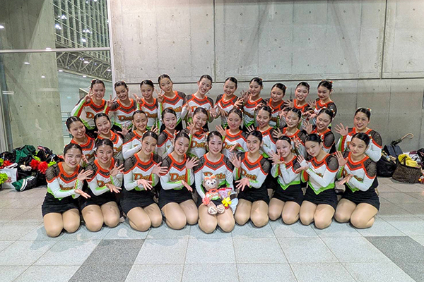 チアダンス部が「USA Nationals 2026」に出場した際の集合写真