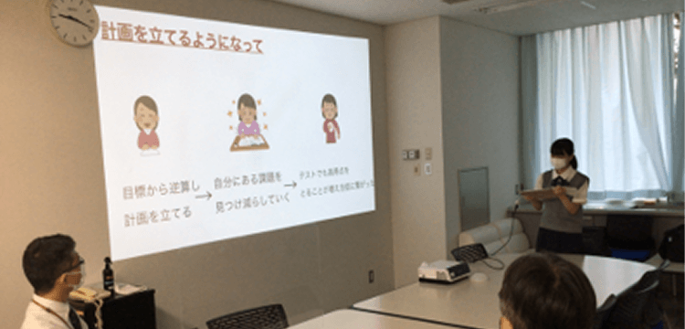 三者面談の写真