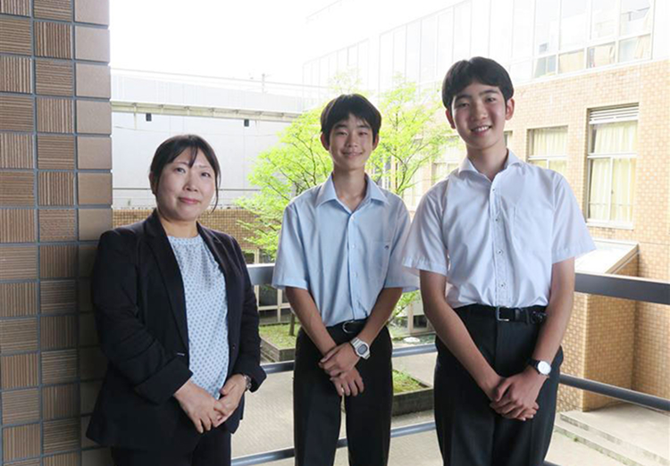 中高で食堂や運動施設などを共有する八王子実践。中学生は少人数の環境で学びながら、高校生のいる環境にも日常的に触れている