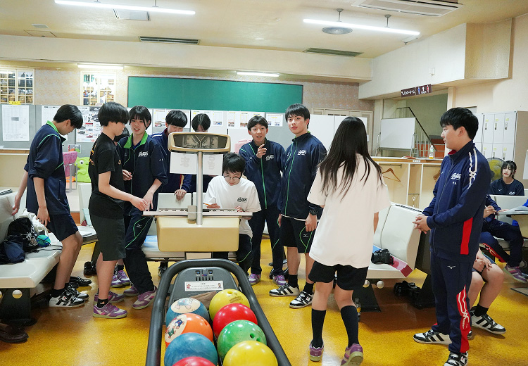 Move on Campの様子。対面式の内容やチーム分けは、2・3年生が前年度の3学期から準備を進める